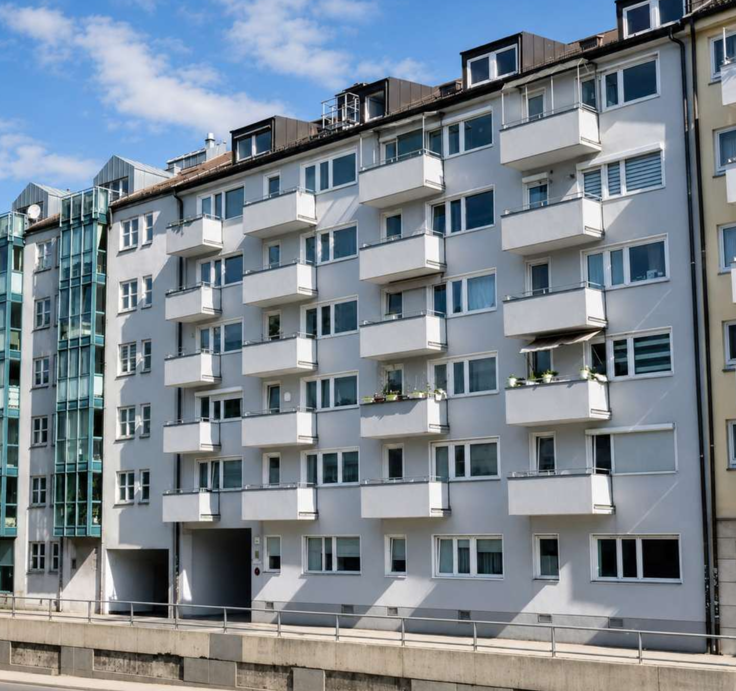 Hochwertig möbliertes 1-Zimmer-Apartment mit Einbauküche und Schlafnische in Giesing, München